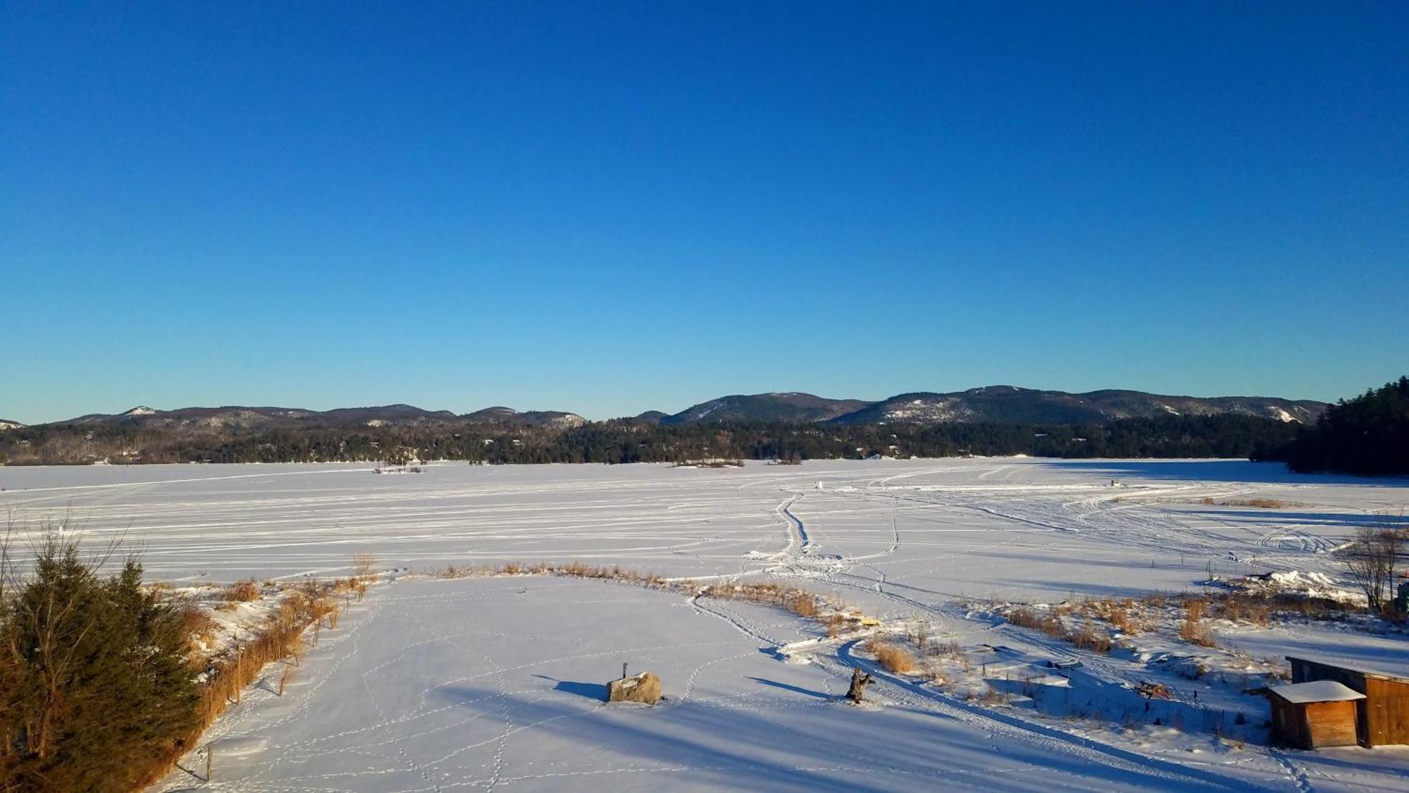 Resort Lac Ste-Marie Lac Sainte-Marie Экстерьер фото