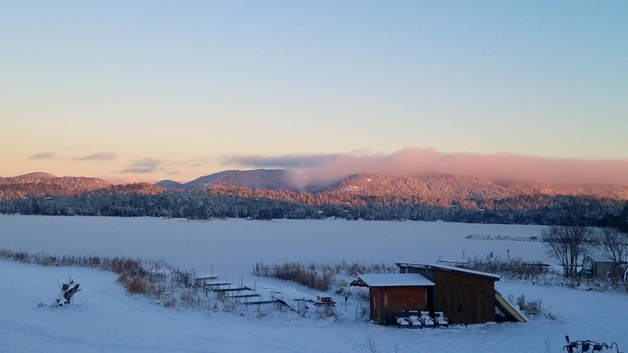 Resort Lac Ste-Marie Lac Sainte-Marie Экстерьер фото