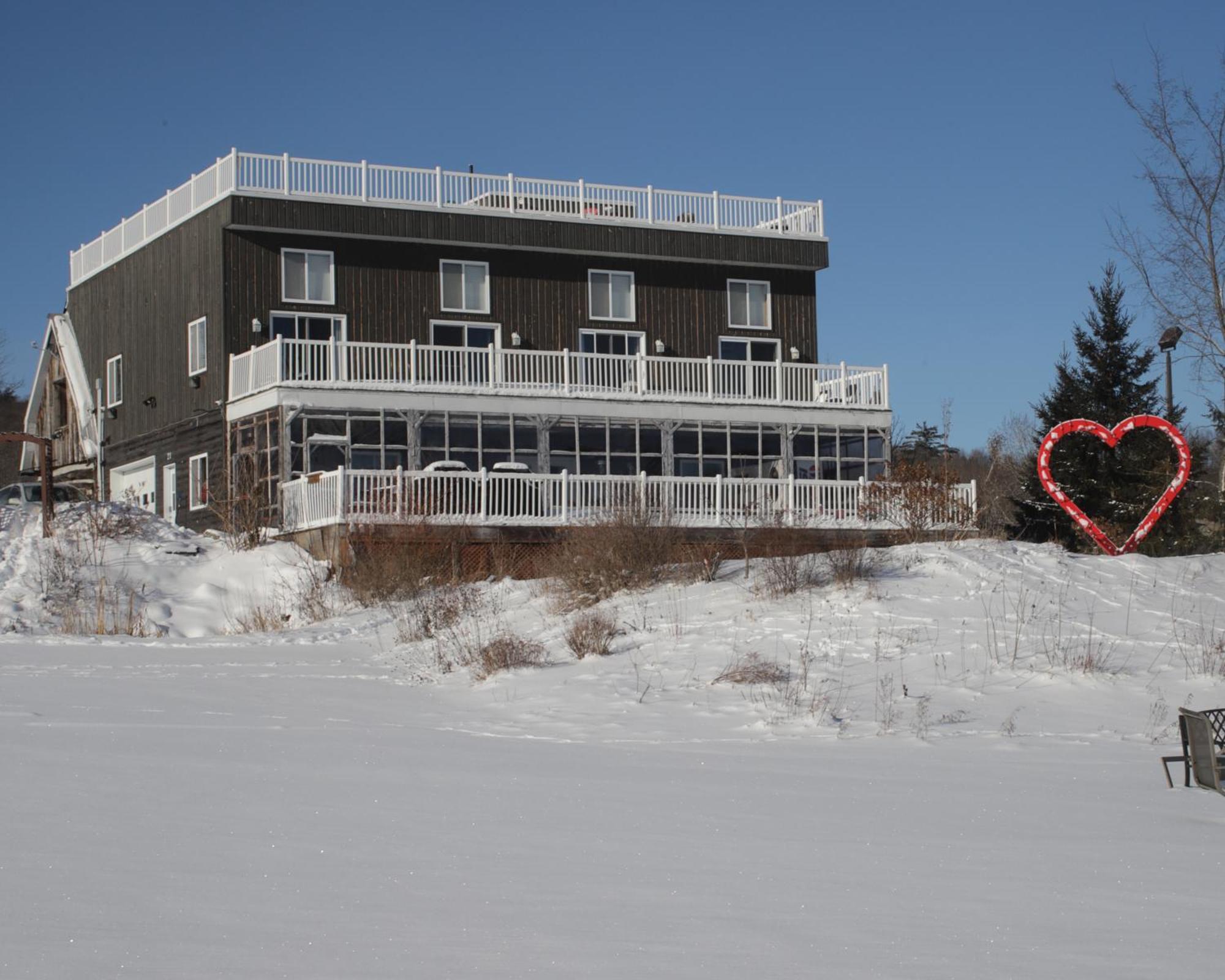 Resort Lac Ste-Marie Lac Sainte-Marie Экстерьер фото