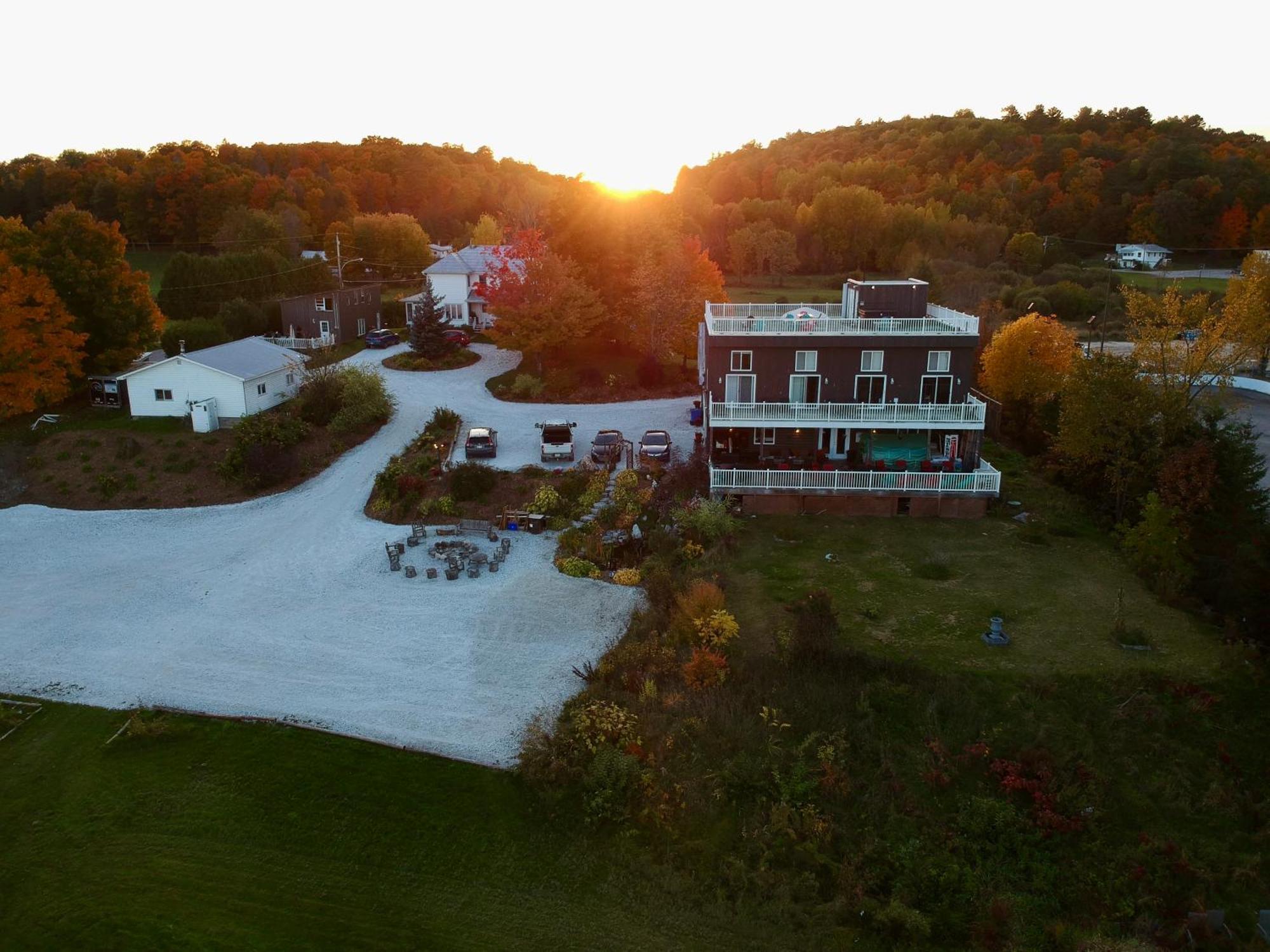 Resort Lac Ste-Marie Lac Sainte-Marie Экстерьер фото