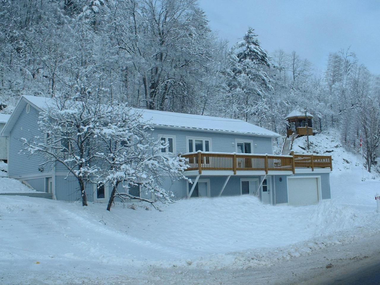 Resort Lac Ste-Marie Lac Sainte-Marie Экстерьер фото